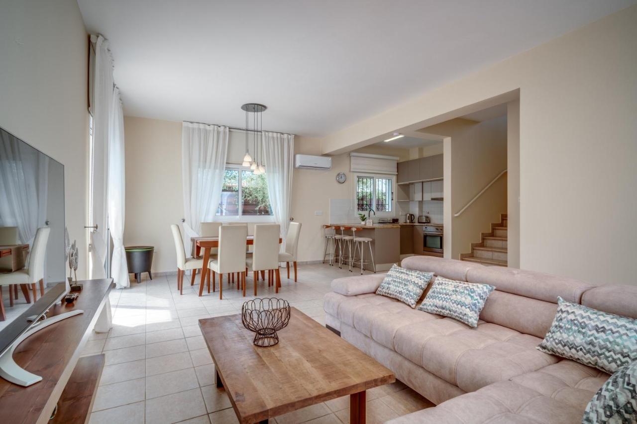 Amphitrite Villa Paralimni Esterno foto