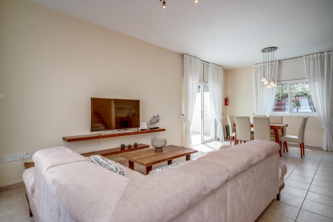 Amphitrite Villa Paralimni Esterno foto