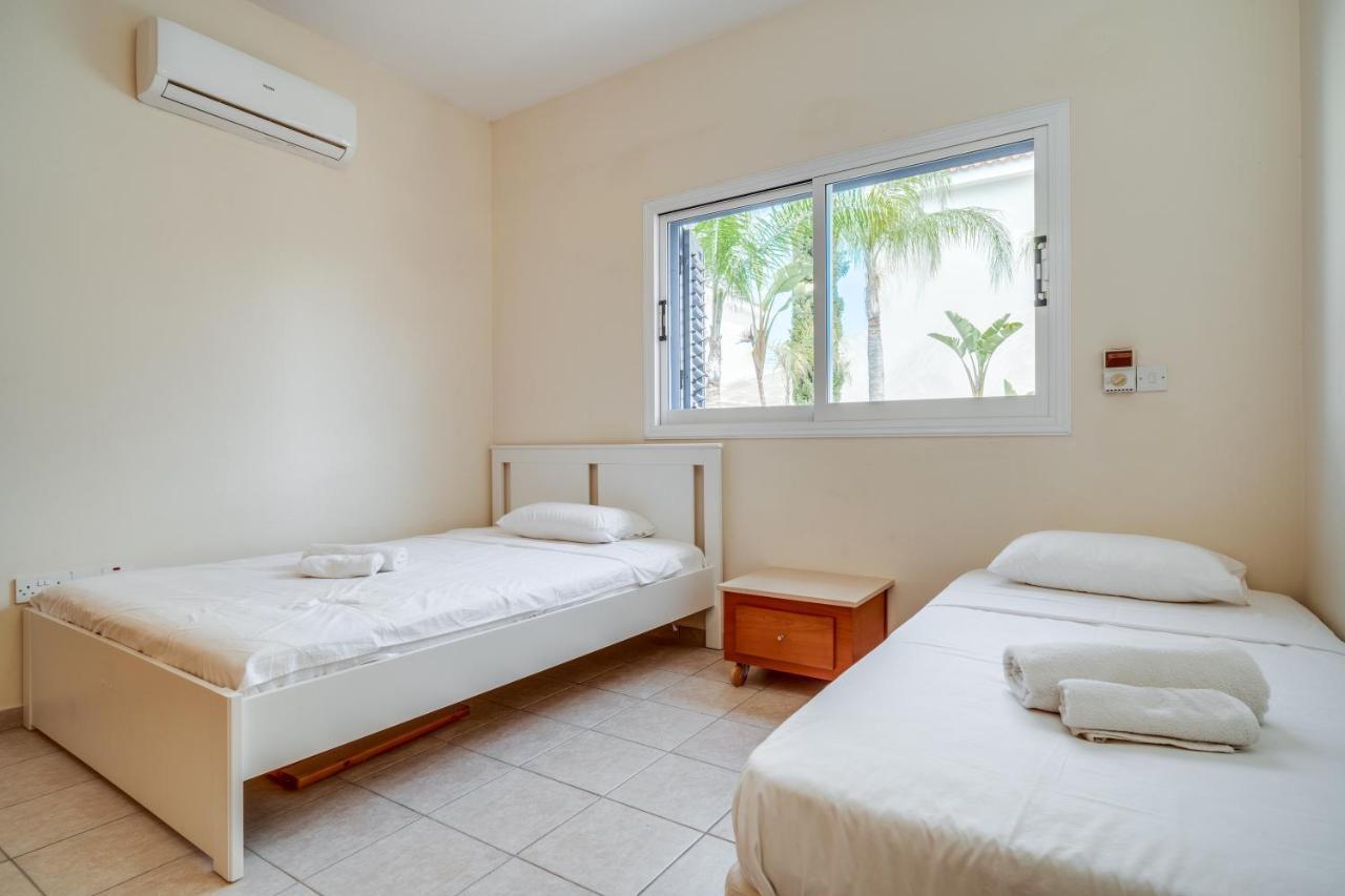 Amphitrite Villa Paralimni Esterno foto