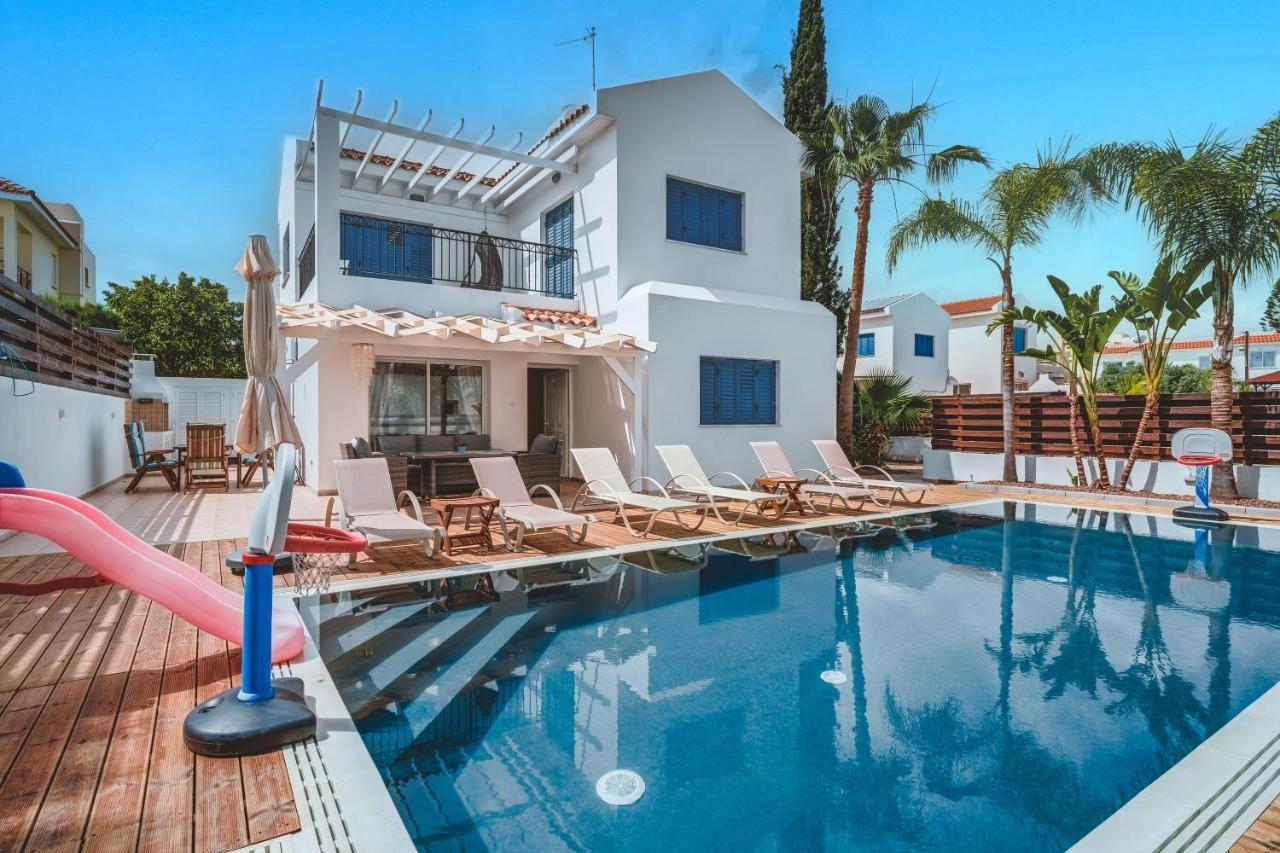 Amphitrite Villa Paralimni Esterno foto