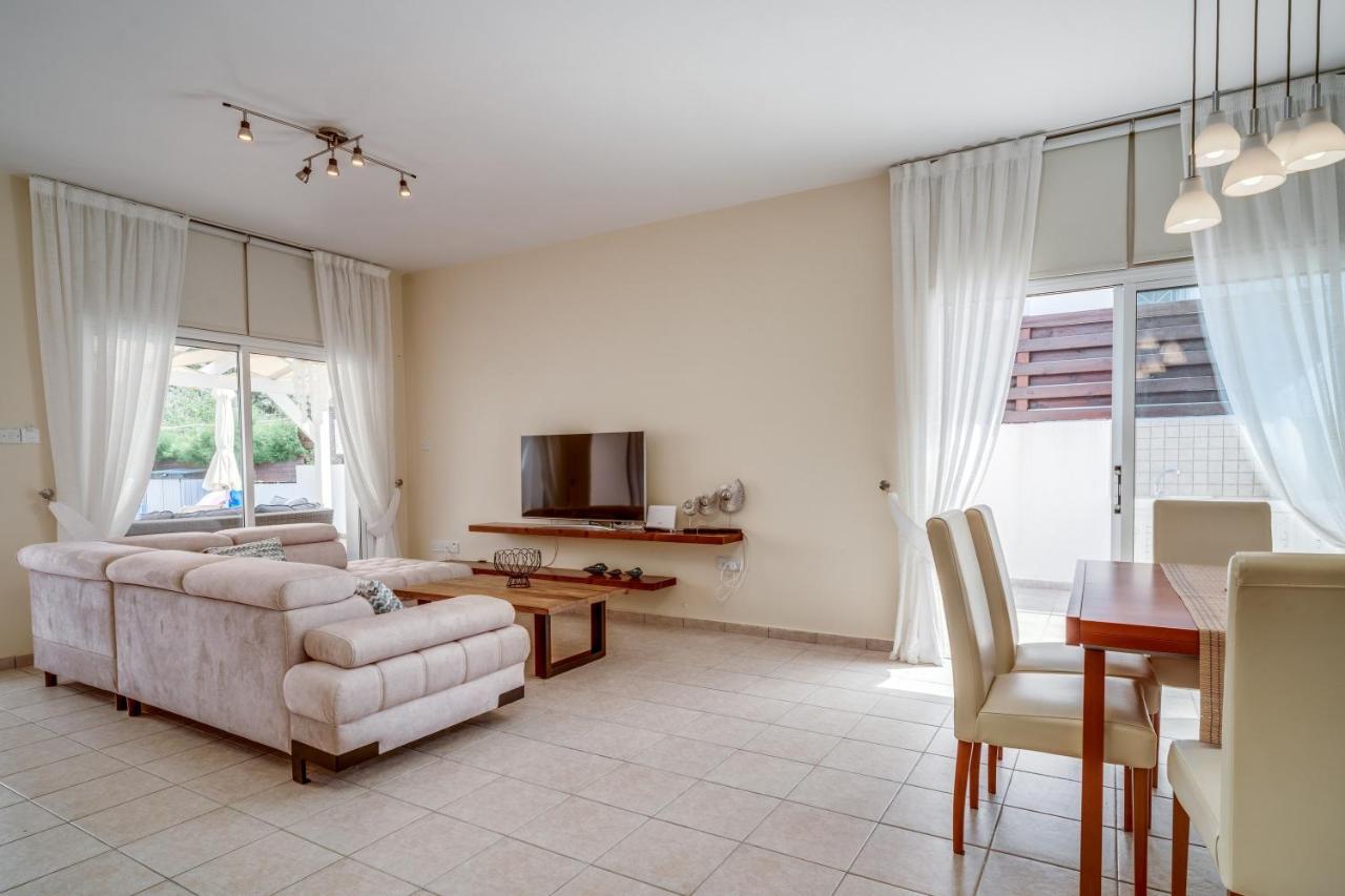 Amphitrite Villa Paralimni Esterno foto