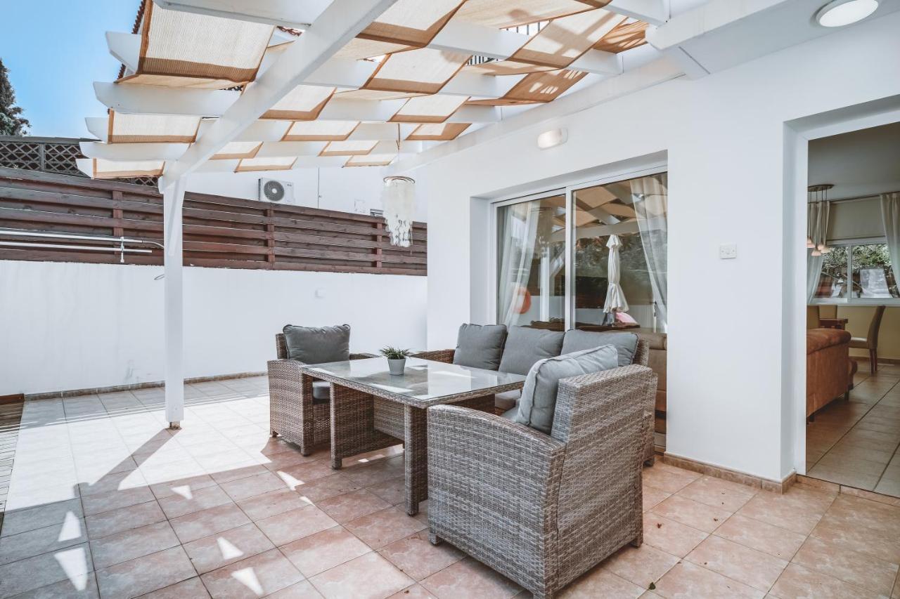 Amphitrite Villa Paralimni Esterno foto