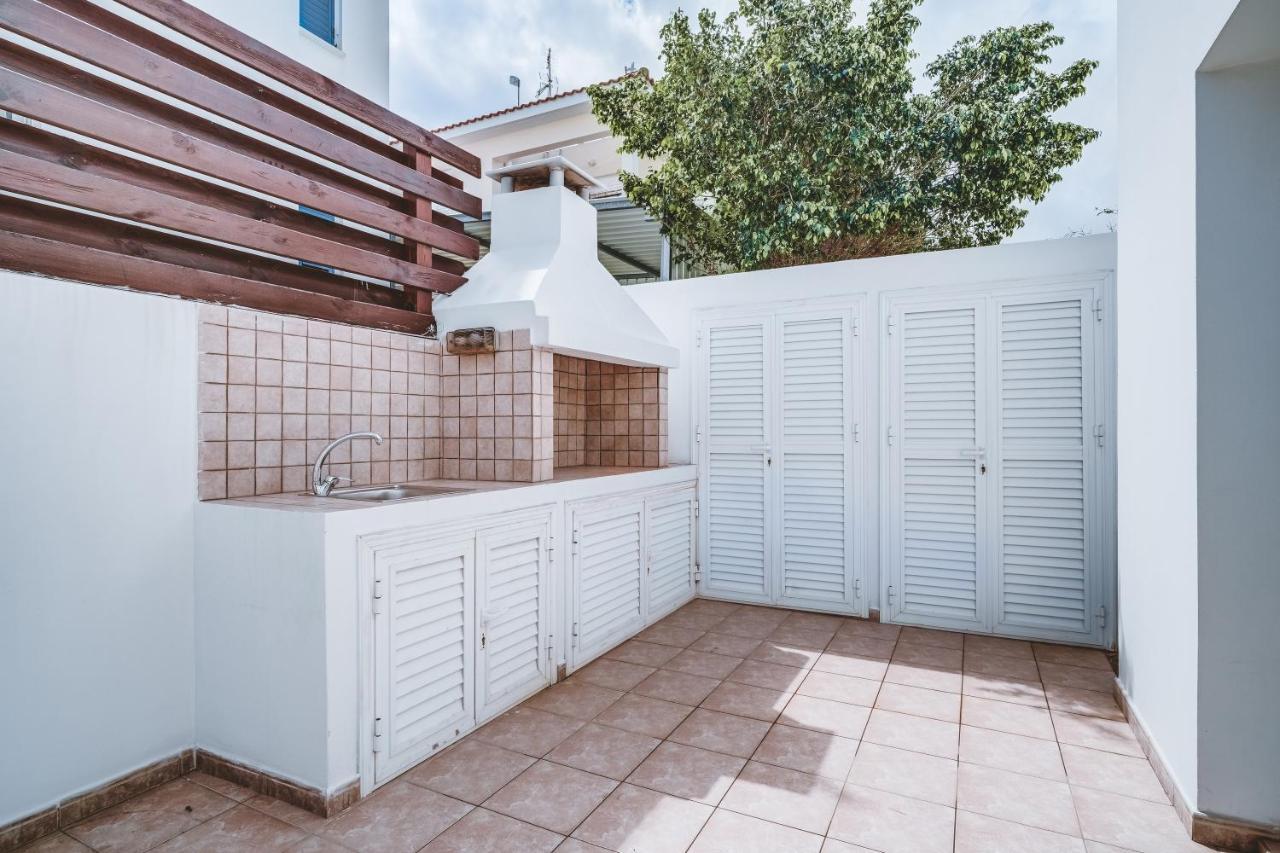 Amphitrite Villa Paralimni Esterno foto