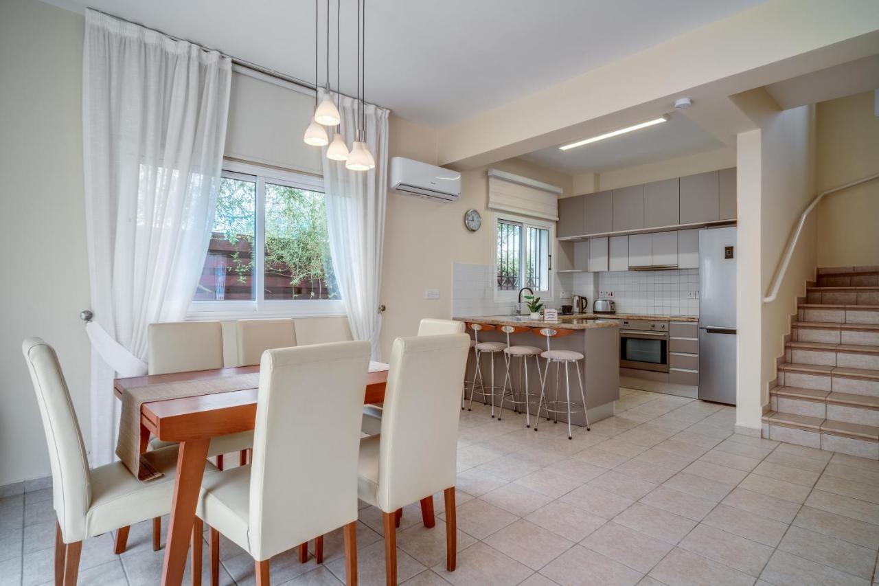 Amphitrite Villa Paralimni Esterno foto