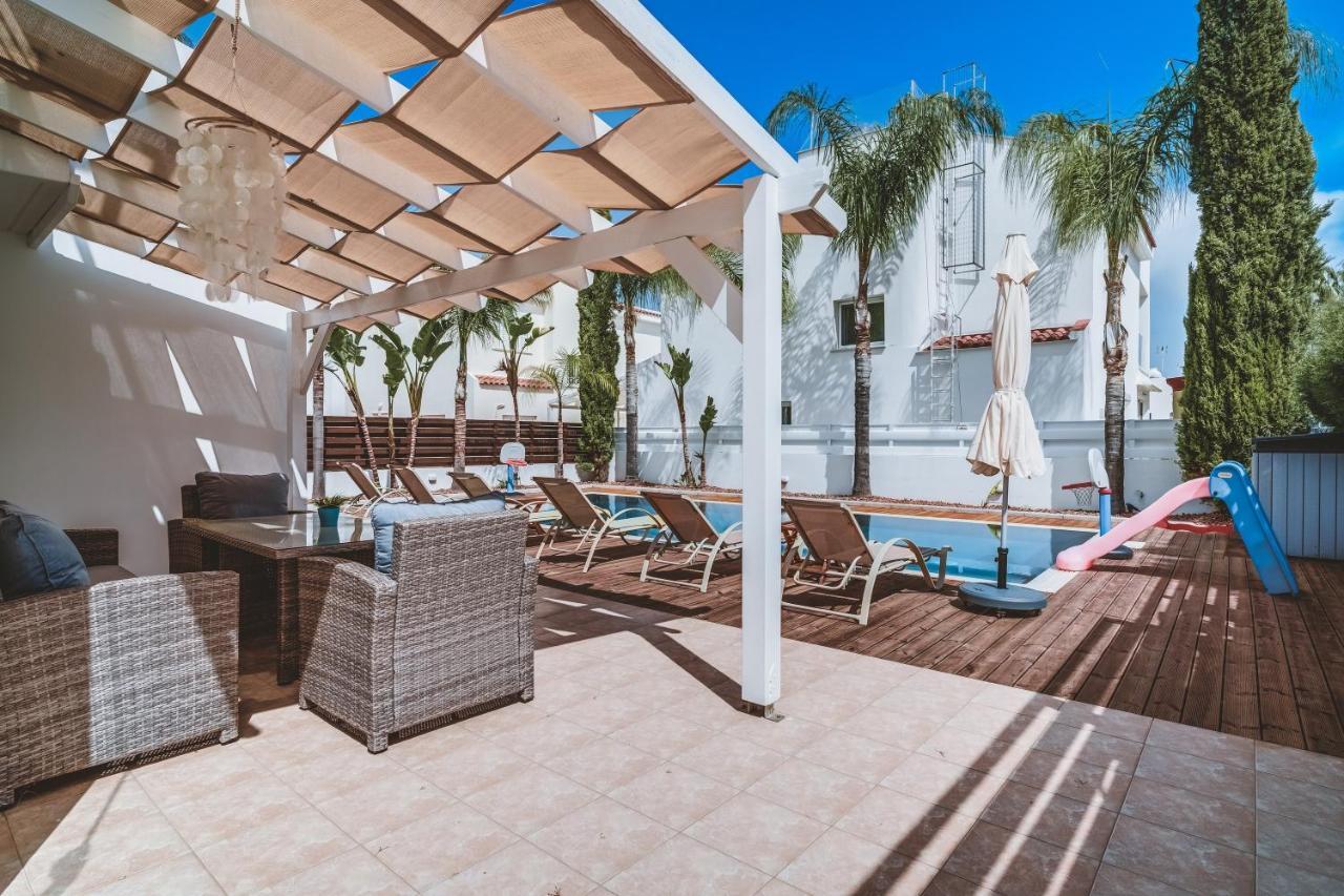 Amphitrite Villa Paralimni Esterno foto