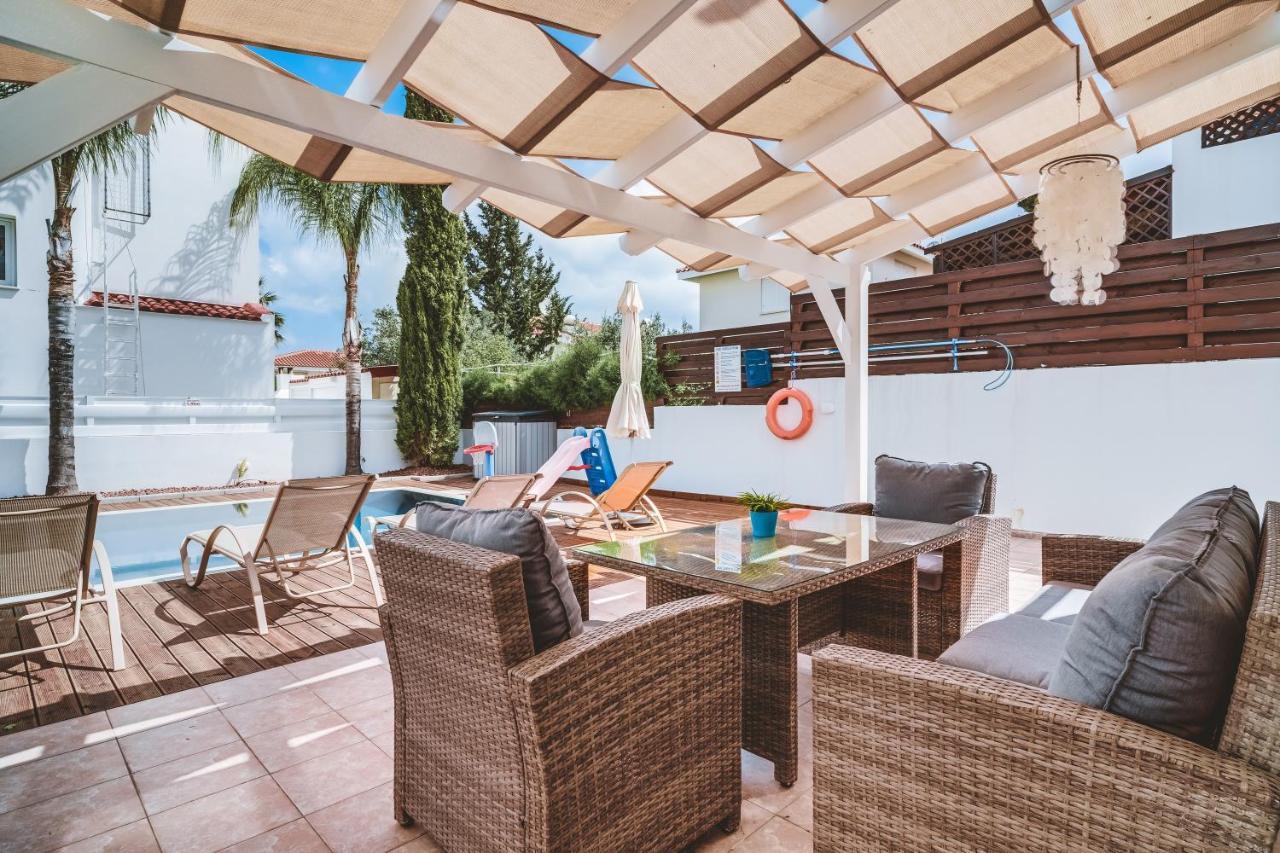 Amphitrite Villa Paralimni Esterno foto