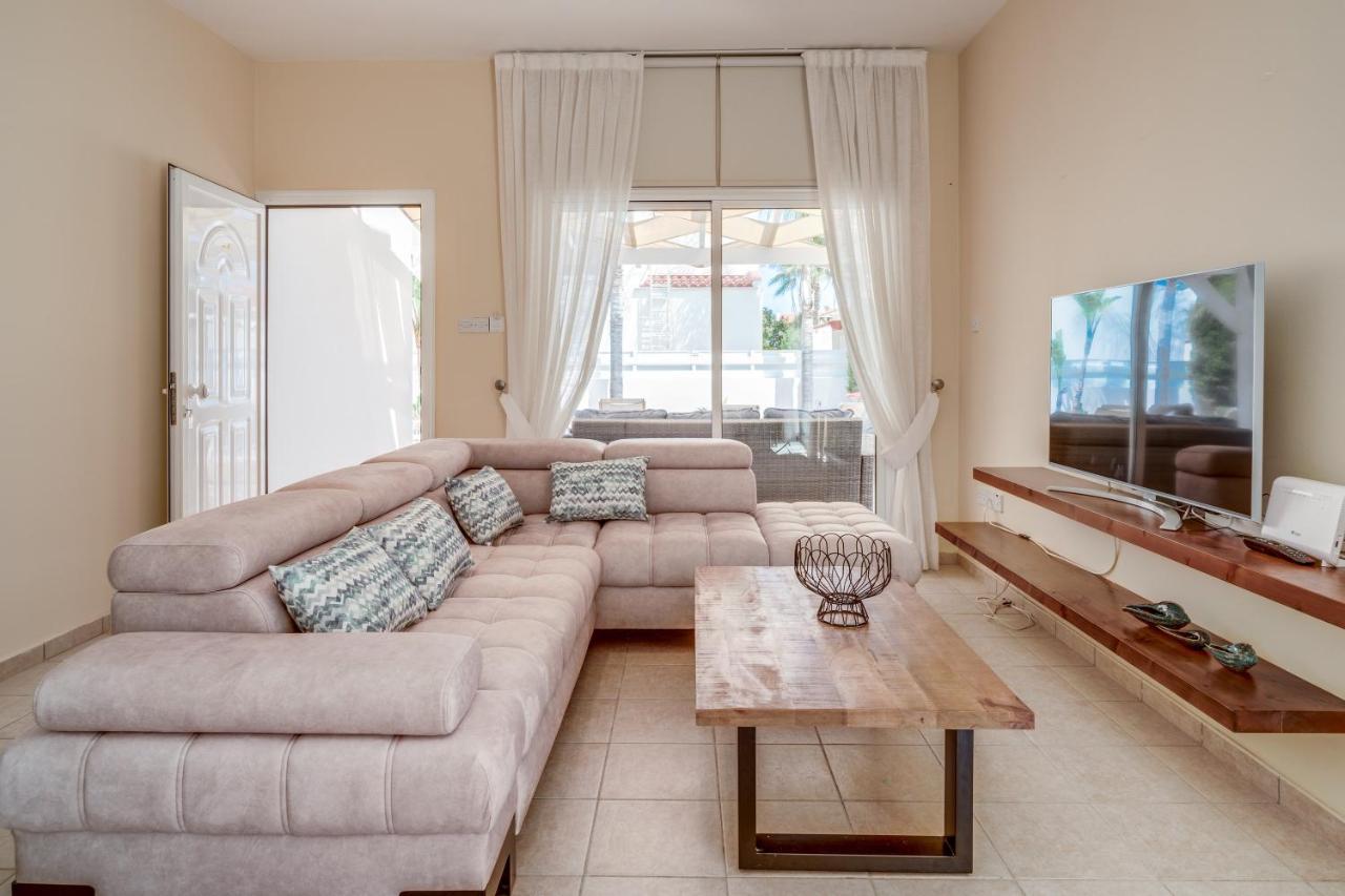 Amphitrite Villa Paralimni Esterno foto