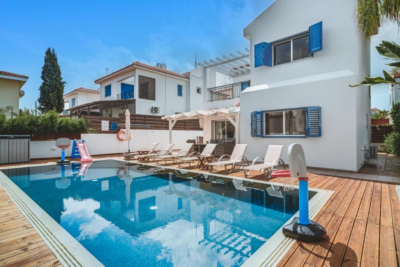 Amphitrite Villa Paralimni Esterno foto
